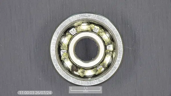 bearing-close-up-600×338 확대해서 본 베어링